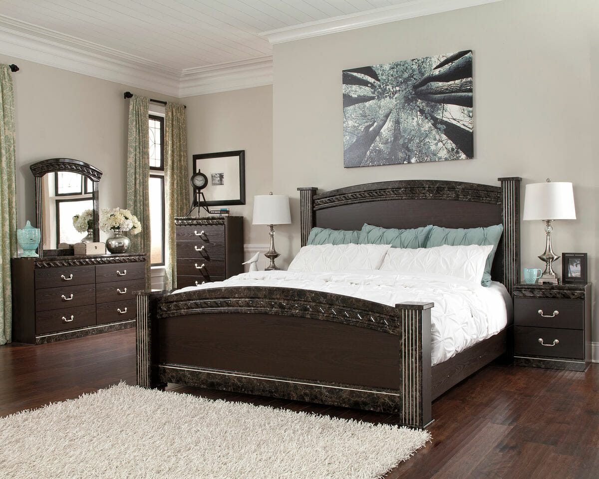 Vachel 7 Pc Dresser Mirror Chest Queen Poster Bed
